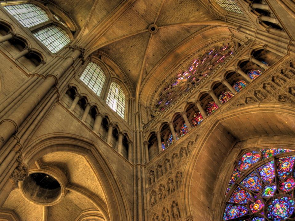 Interieur-Cathedrale-Notre-dame-de-Reims-visite-guidee-4