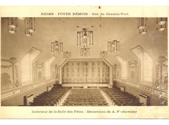 Interieur-de-la-salle-des-fetes---Cite-du-Chemin-Vert--c--BM-Reims