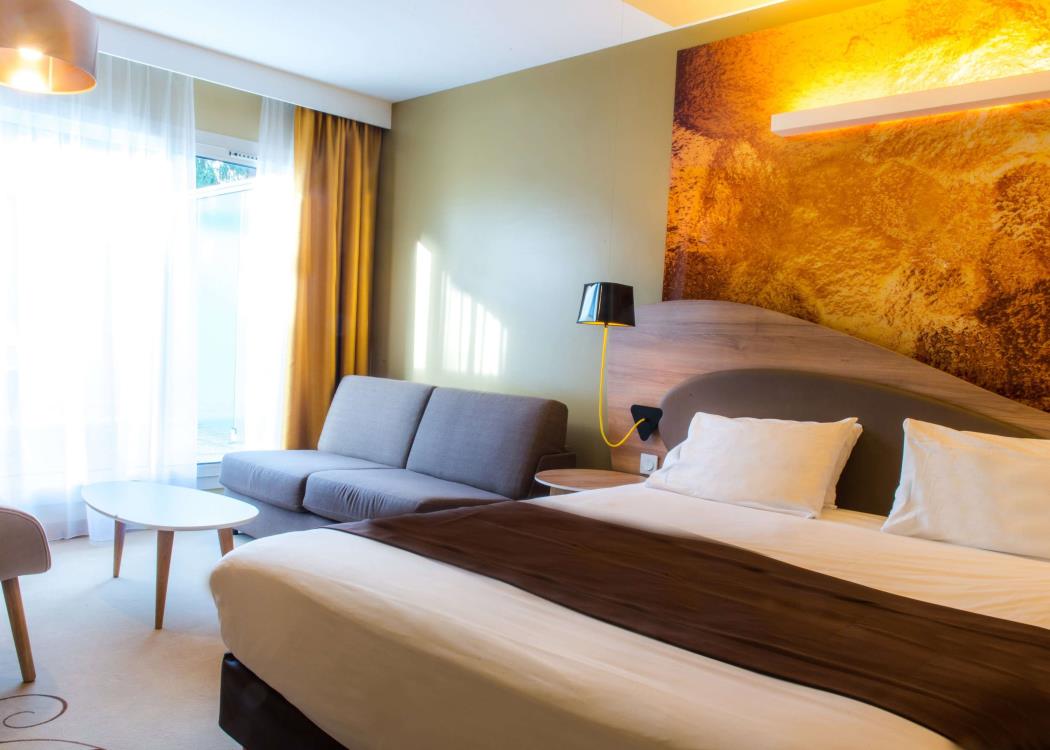 JUNIOR-SUITE-1-2 (1) JUNIOR-SUITE-1-2 (1)