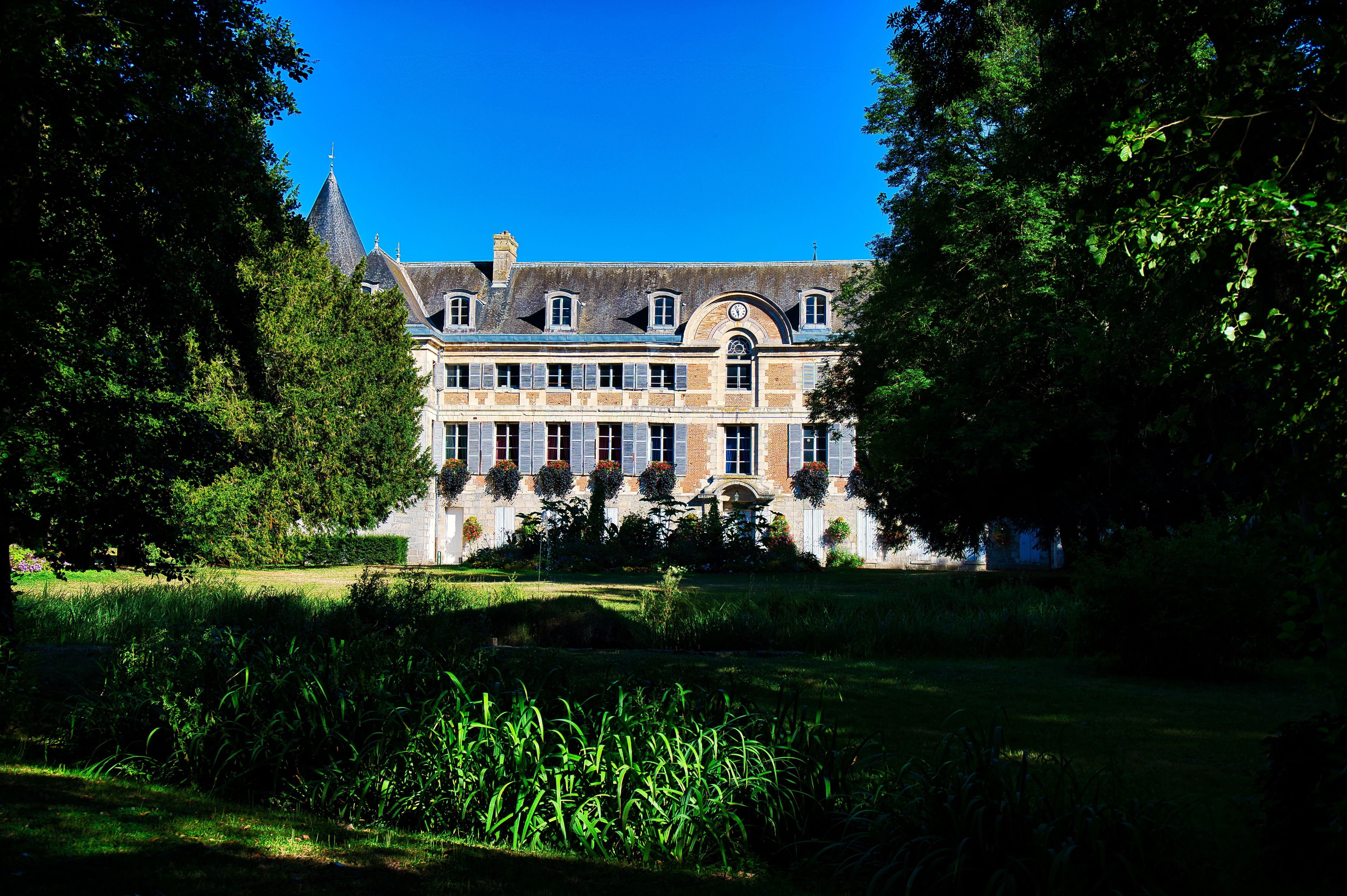LE_CHATEAU_DORMANS - Michael Mode