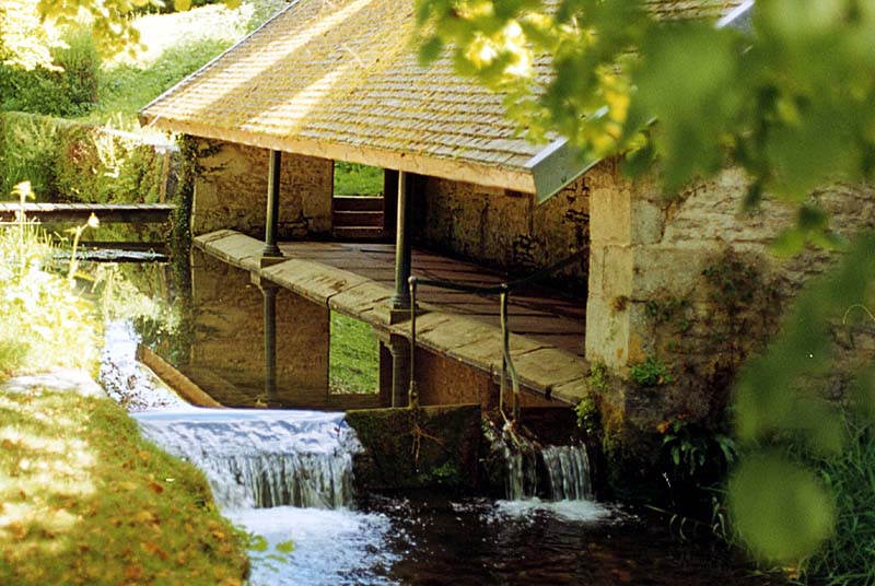 Lavoir de l'Entre Deux Eaux (1) à Auberive