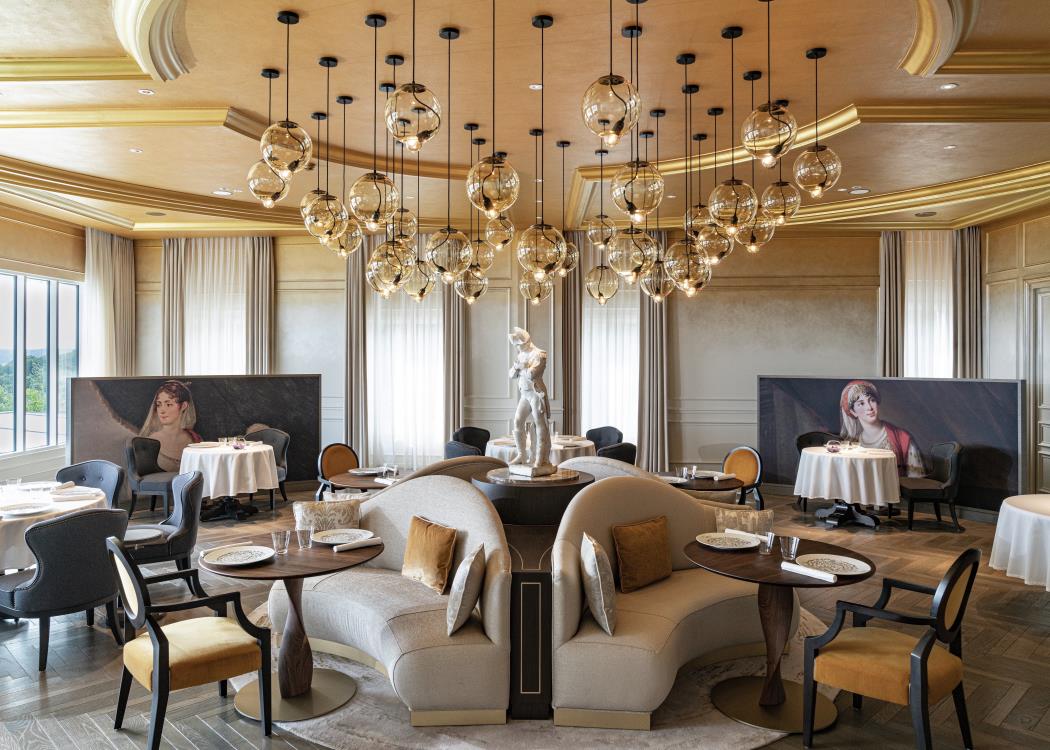 Le Royal - Restaurant Overview