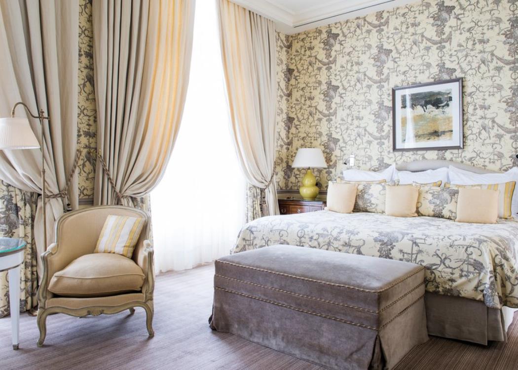 Les-Crayeres---Chambre-Deluxe-19-Eleonore--AnneEmmanuelleThion--1- Les-Crayeres---Chambre-Deluxe-19-Eleonore--AnneEmmanuelleThion--1-