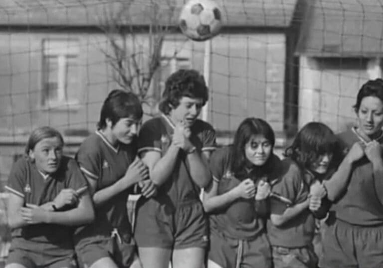 Les-filles-du-stade-Yvonne-de-Beaumarchais - Opéra de Reims