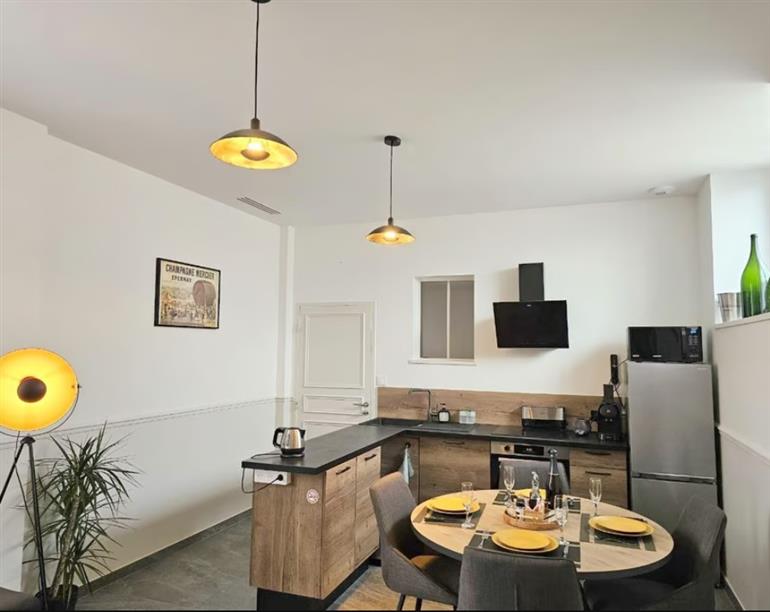 Métamorphose champenoise - Pinot noir - cuisine & coin repas