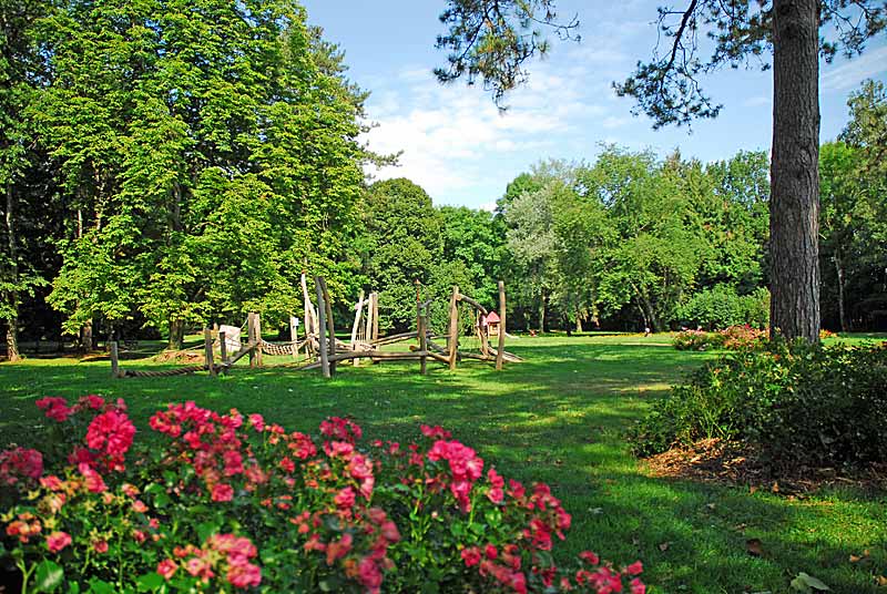 Aire de jeux du parc du Chesnoy