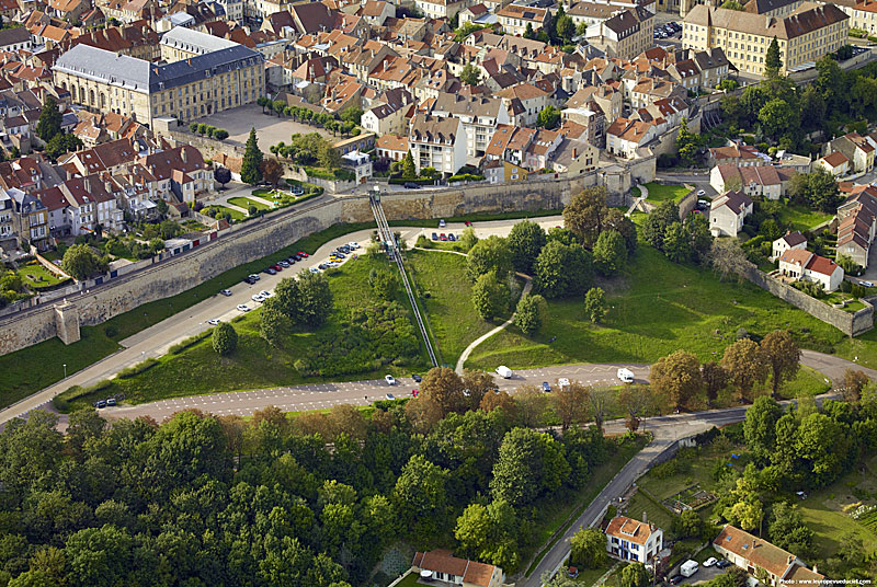 Parking sous-bie à Langres