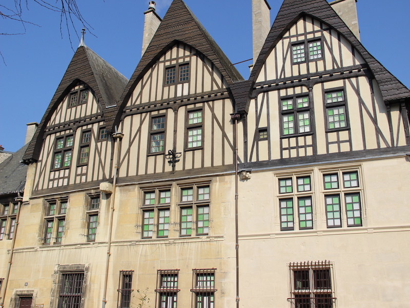 Place du Forum - Reims - F. Desanlis-Coll.ADT Marne