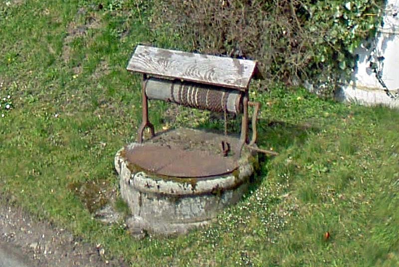 PUITS PUBLIC A BEAUCHARMOY
