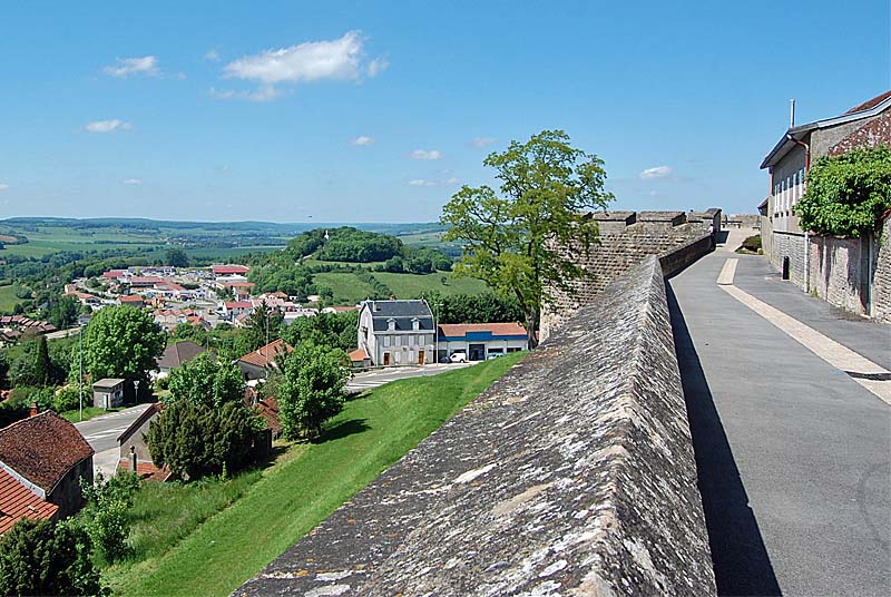 Panorama Ouest des remparts de Langres