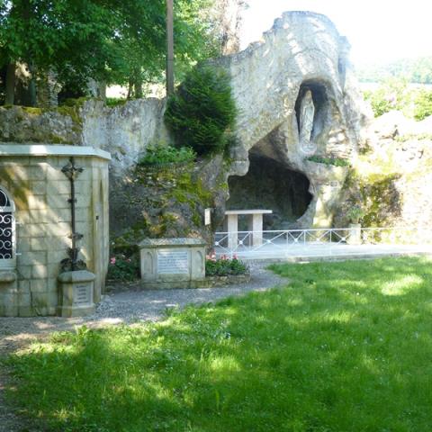 Réplique Grotte de Lourdes - Le Mesnil sur Oger
