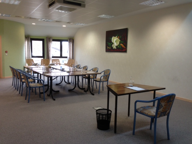SALLE SEMINAIRE (MAGNUM)