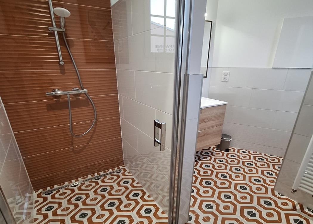 SDB AU RDC SDB AU RDC