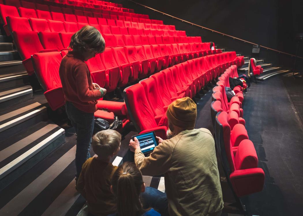 Samedi-Comedie-21-22--15----Comedie (1) Samedi-Comedie-21-22--15----Comedie (1)