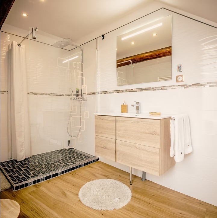 Suite Edouard Chez Louis le Tonnelier Le Mesnil-sur-Oger - sdb chb1