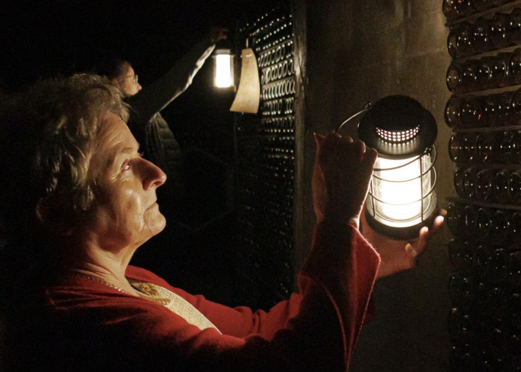 Visite de la cave à la lanterne Visite de la cave à la lanterne