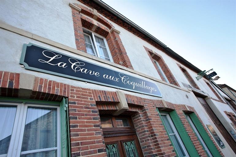 cave-aux-coquillages-fleury-la-riviere-facade