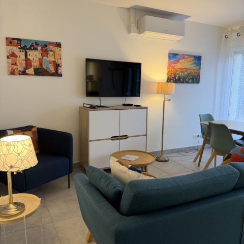 gite-la-belle-prise-matougues-salon