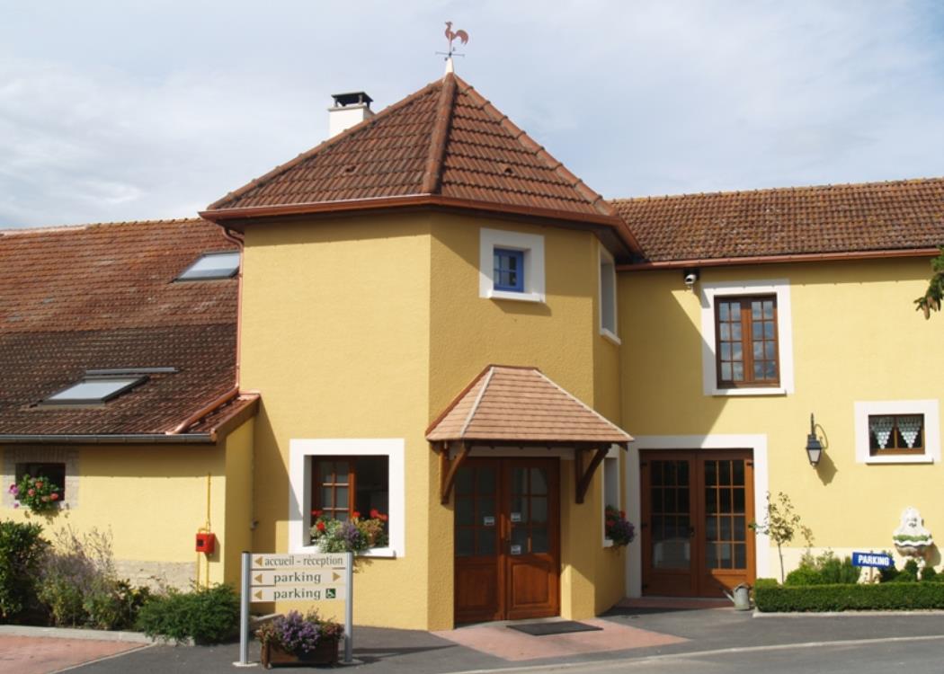 hotel-auberge-des-moissons-matougues-exterieur