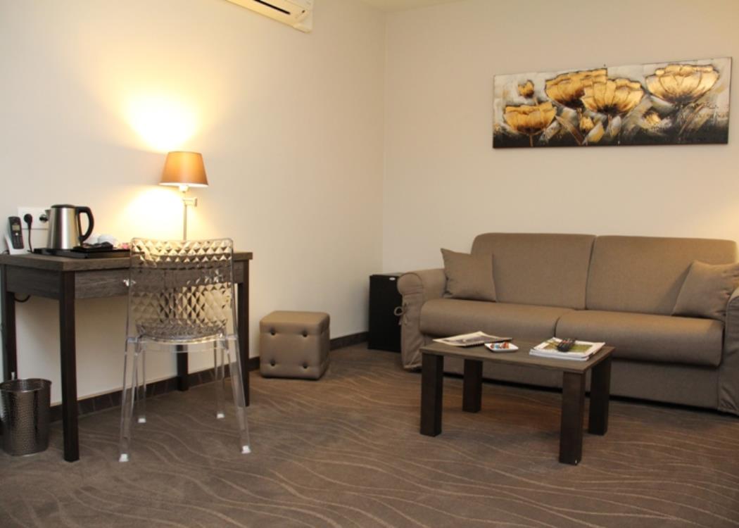 hotel-auberge-des-moissons-matougues-salon