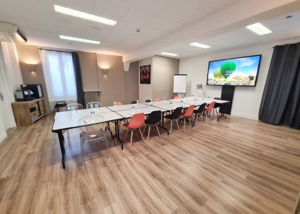hotel-le-renard-chalons-salle-de-seminaire hotel-le-renard-chalons-salle-de-seminaire
