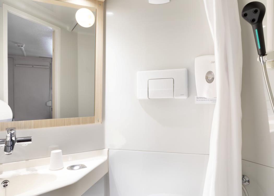 hotel-premiere-classe-chalons-en-champagne-salle-d'eau