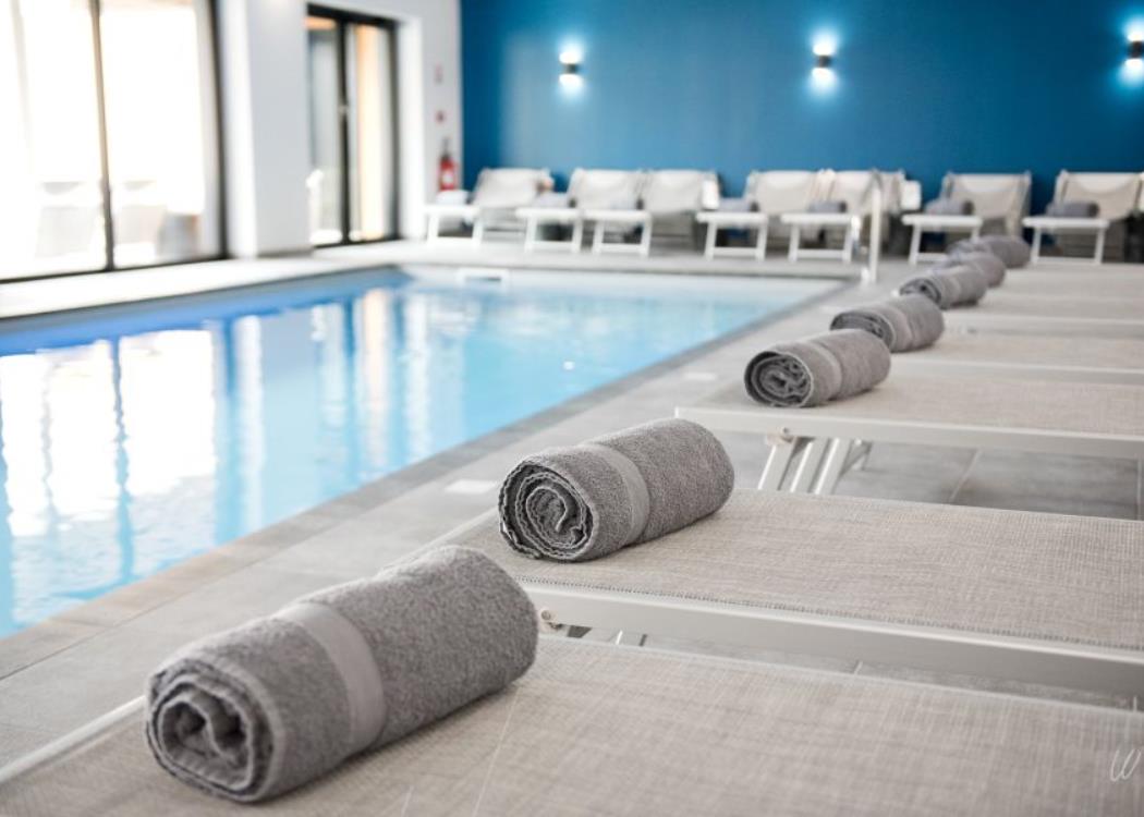 hotel-restaurant-aux-armes-de-champagne-piscine