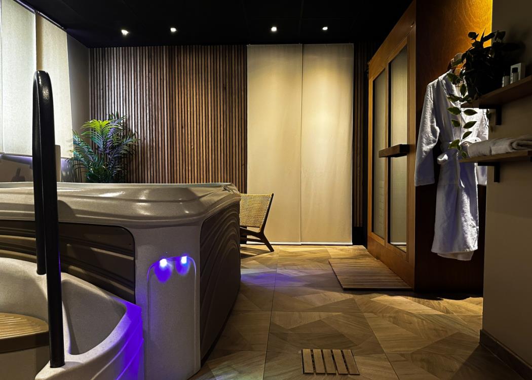 hotel-spa-le-renard-chalons-jacuzzi hotel-spa-le-renard-chalons-jacuzzi