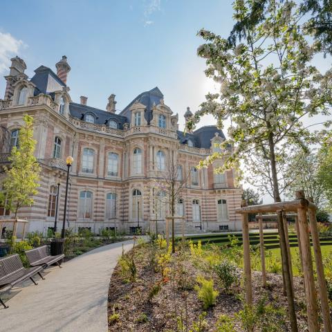 Muséobébé : "Regarde dans le jardin "_1