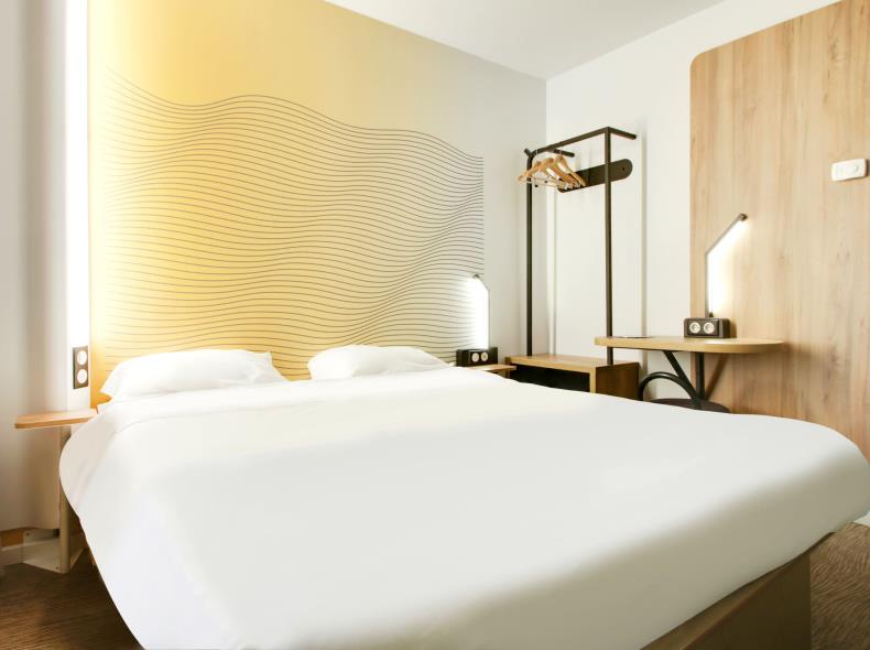 reims_chambre_double_-_1_grand_lit_3_0